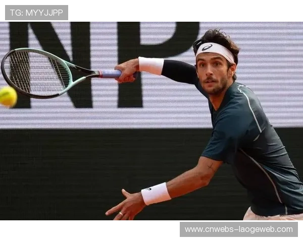 穆塞蒂就中网不当言论两度道歉，赛后退场画面引发争议